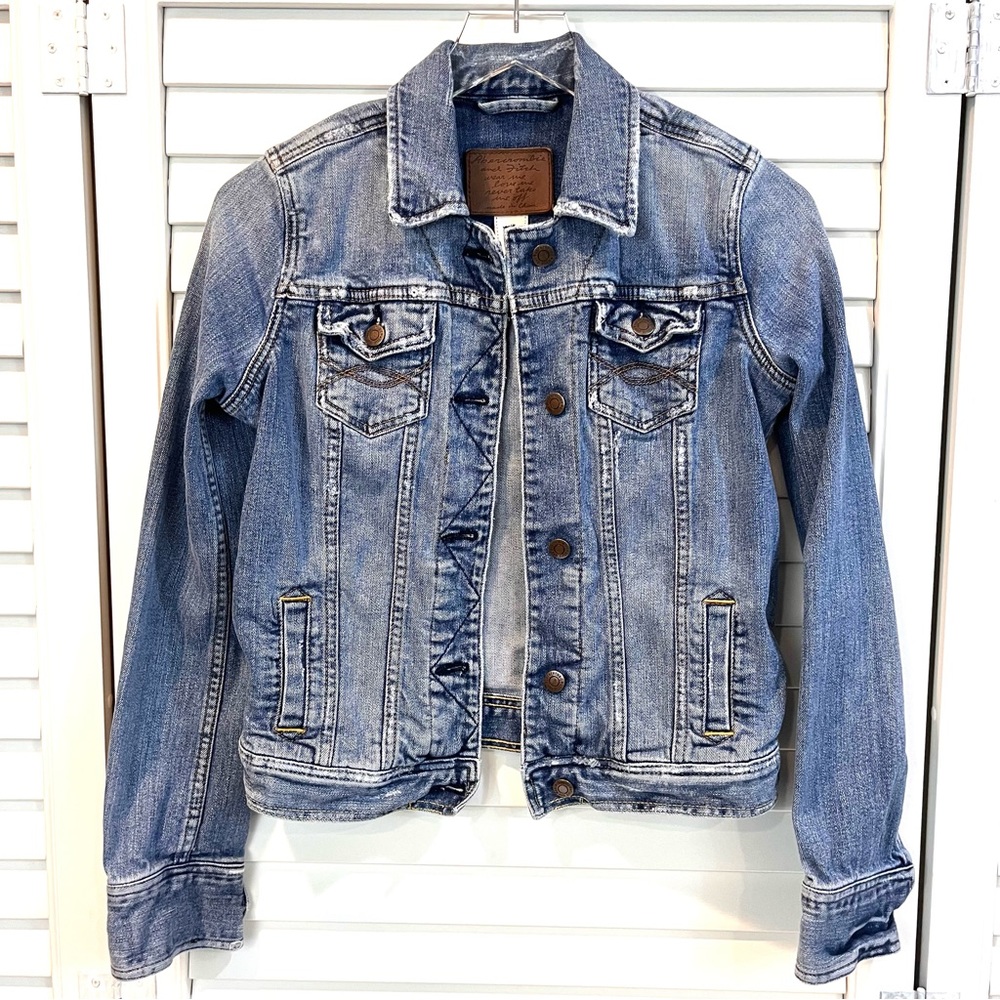 Abercrombie and Fitch Women’s distressed Jean Jacket